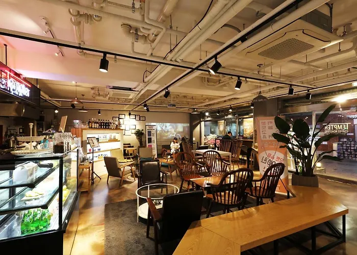 호스텔 스테이7 명동 *